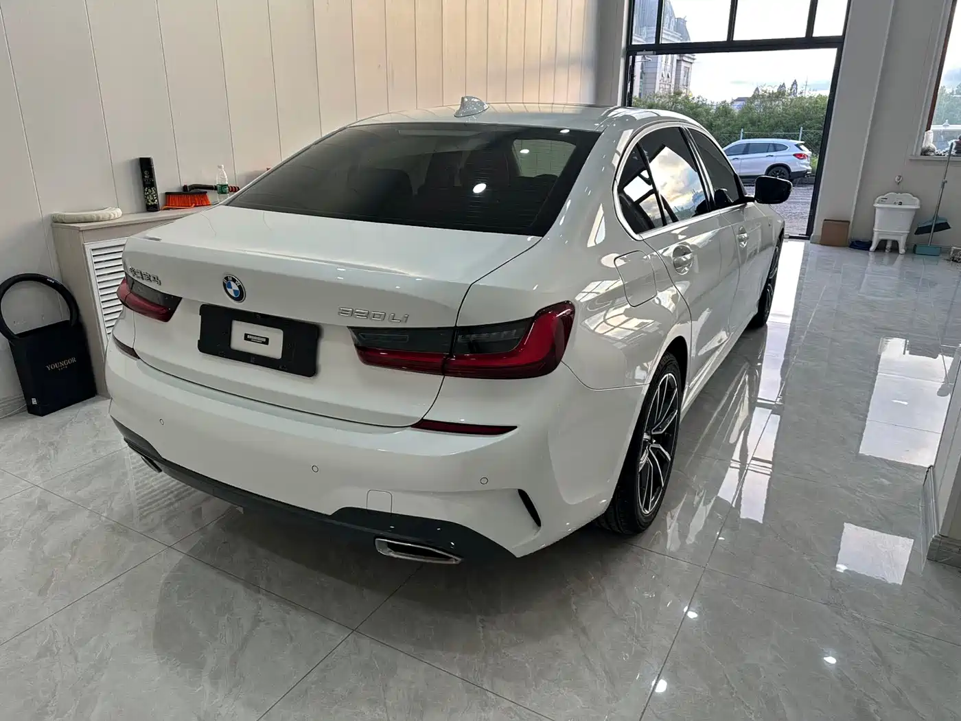 BMW 3-SERIES
