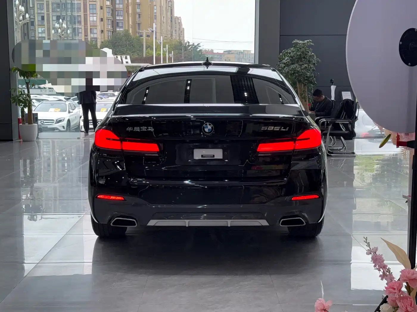 BMW 5 Series 2021 525Li M Sport Package фото 13