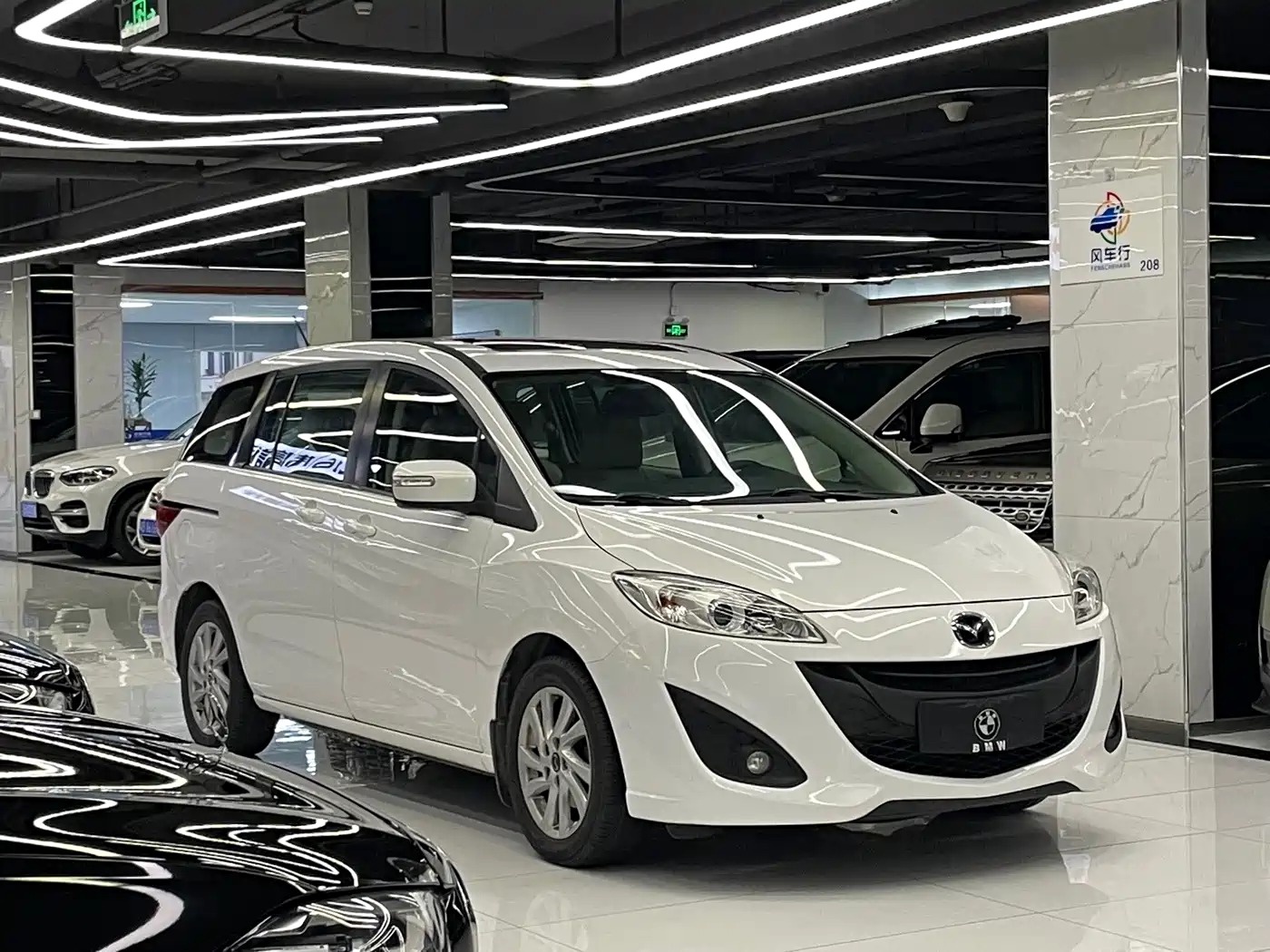 Mazda Mazda5 2013 2013 2.0L Automatic Luxury