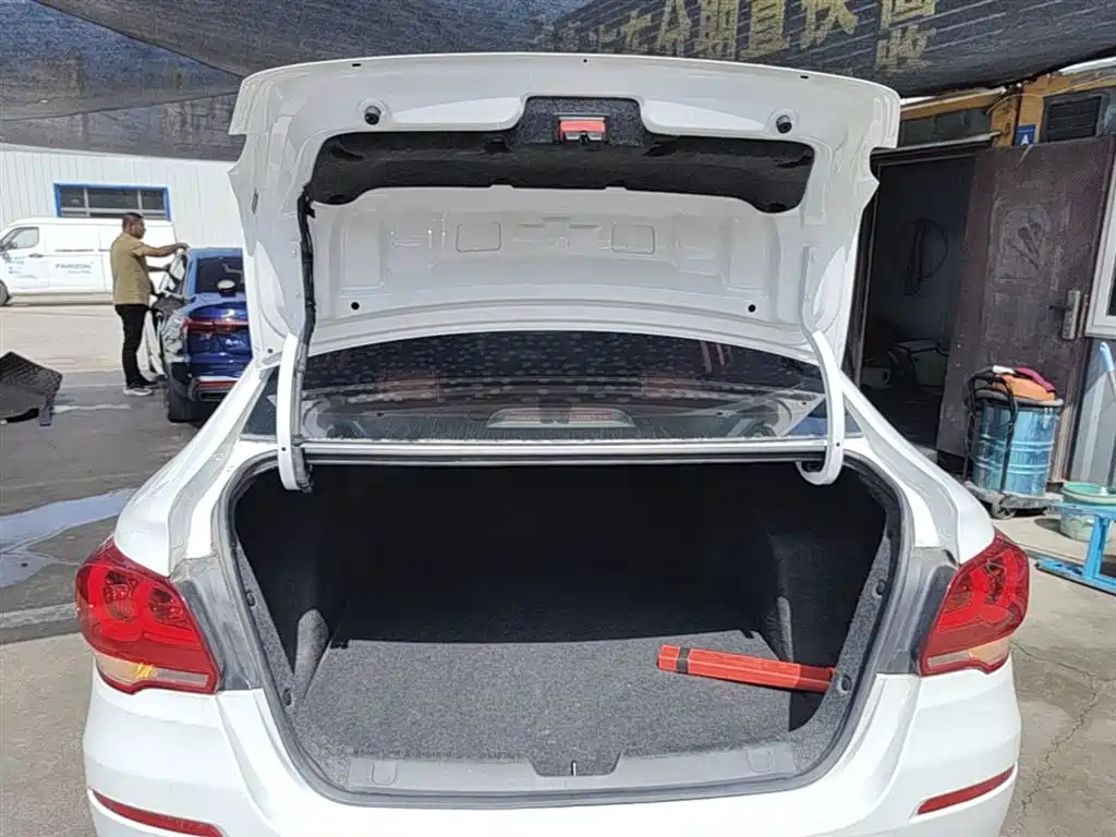 Chevrolet Cavalier 2016 1.5L Manual Enjoyment Edition фото 19