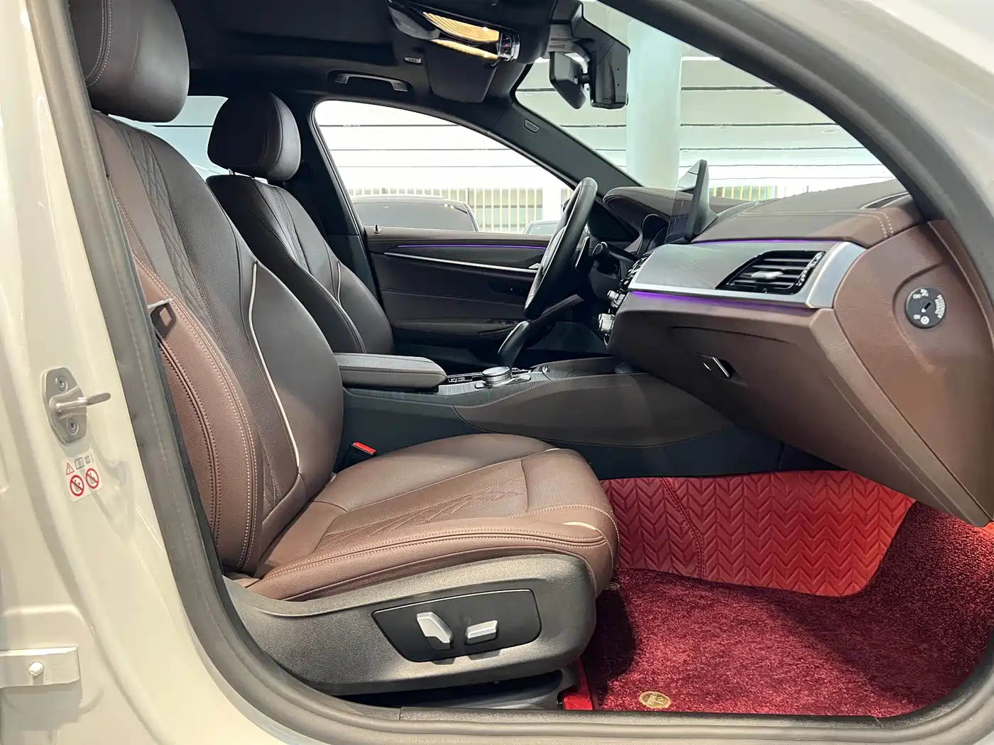 BMW 5 Series 2021 530Li Leading M Sport Package фото 12