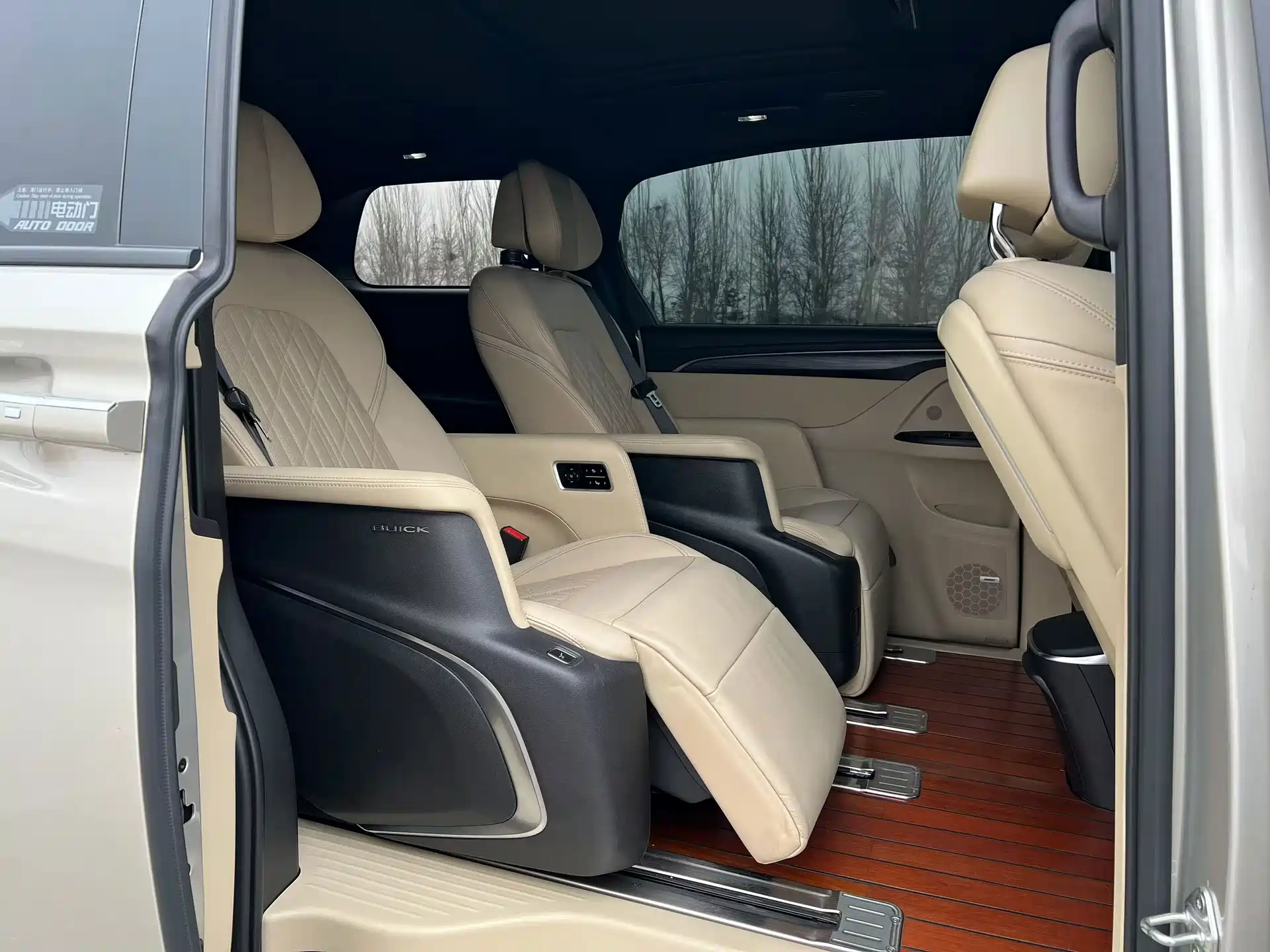 Фото 8 - Buick GL8