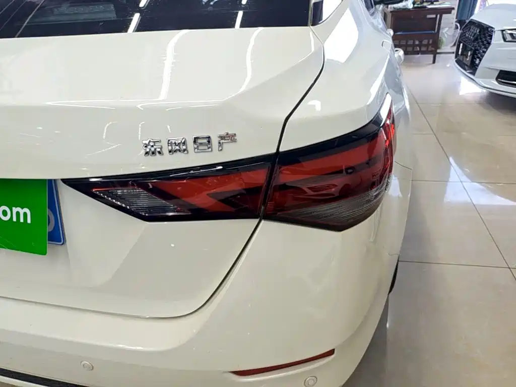 Nissan SYLPHY, миниатюра 8