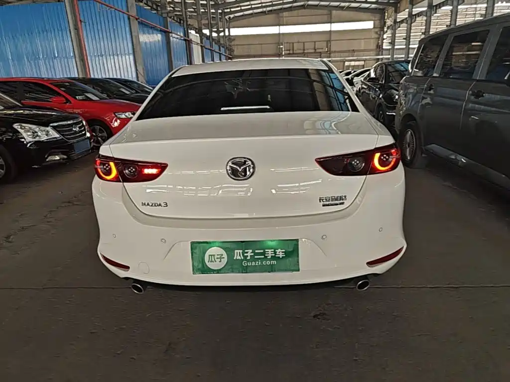 Photo 6 - Mazda Mazda 3
