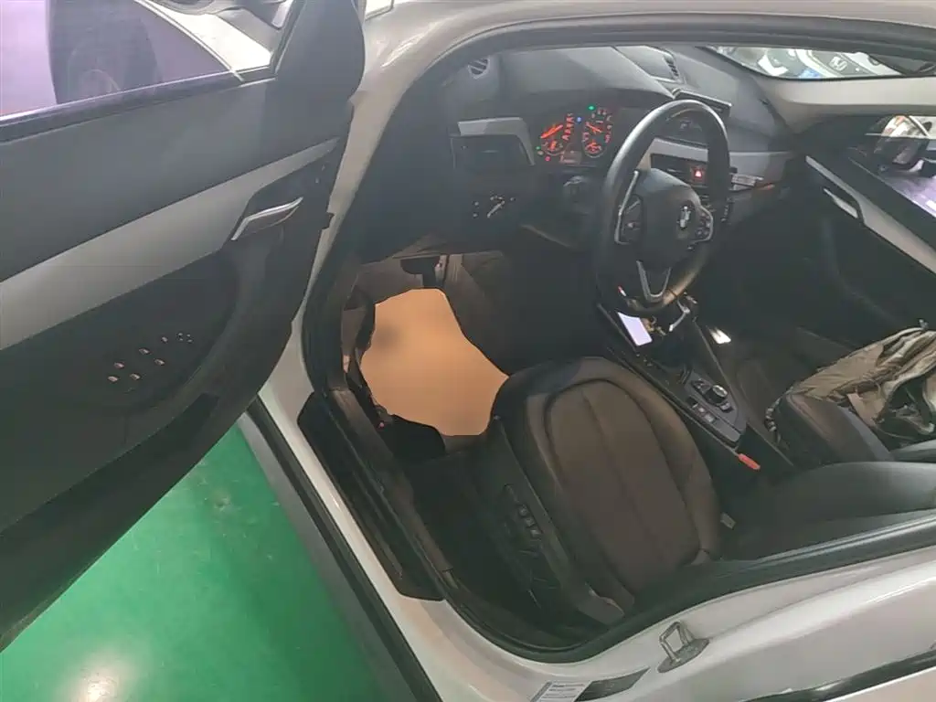 BMW X1 2018 sDrive20Li Leading Model фото 16