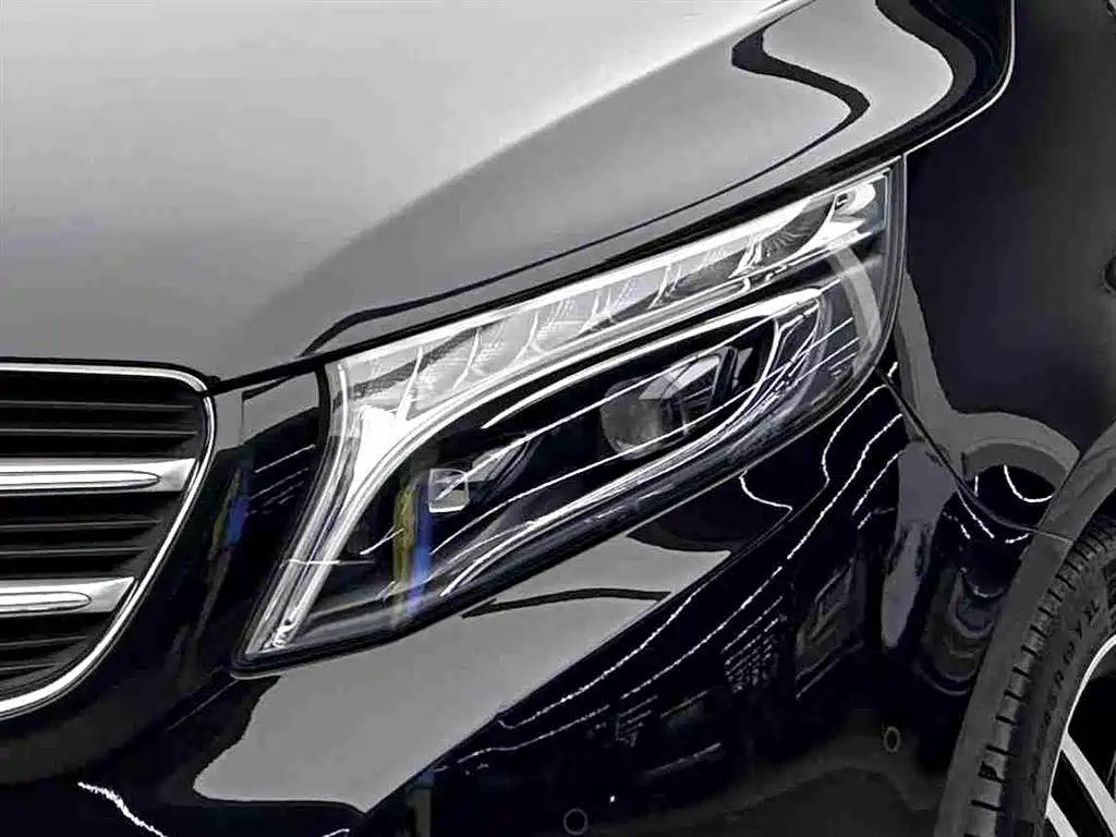 Mercedes-Benz V-Class 2017 Model V 260 L Premium Extended Edition фото 3