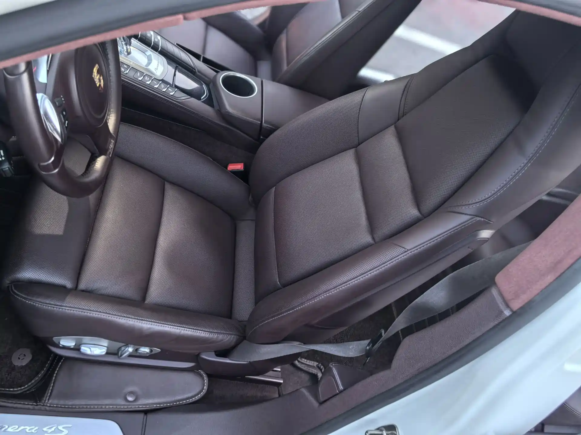 Фото 28 - Porsche Panamera
