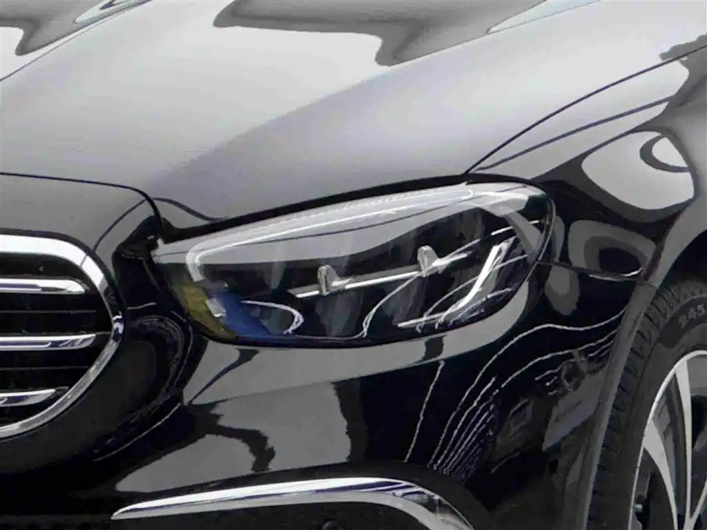 Mercedes-Benz E-Class New Energy 2022 E 350 e L Plug-in Hybrid Sedan фото 3