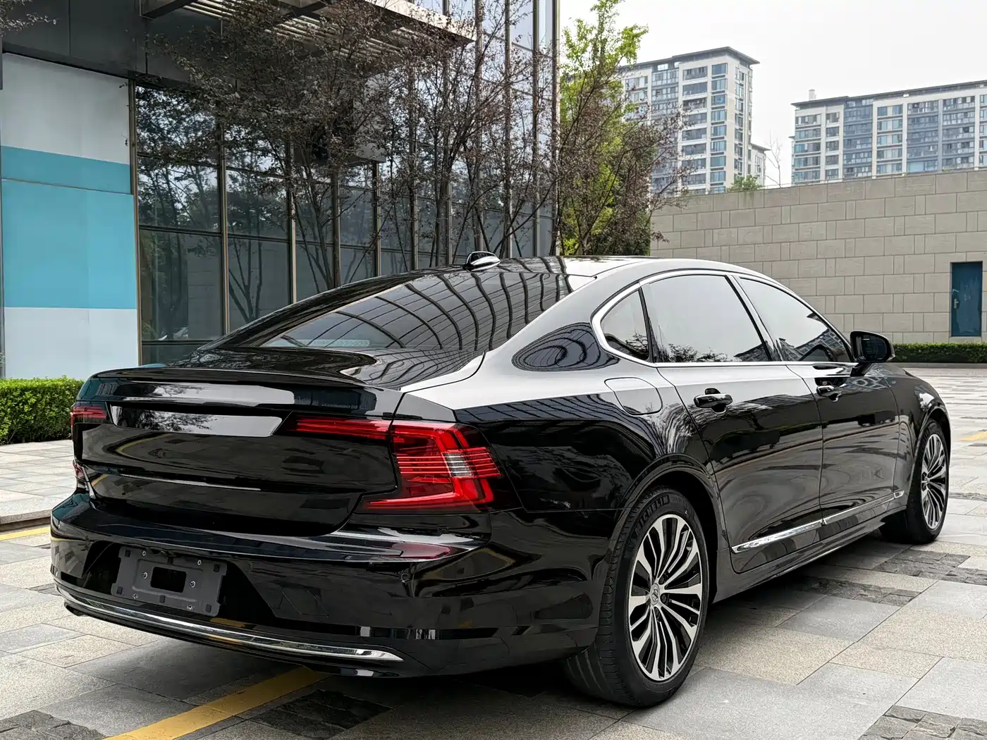 Фото 4 - Volvo S90