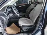 Photo 15 - Ford Escape
