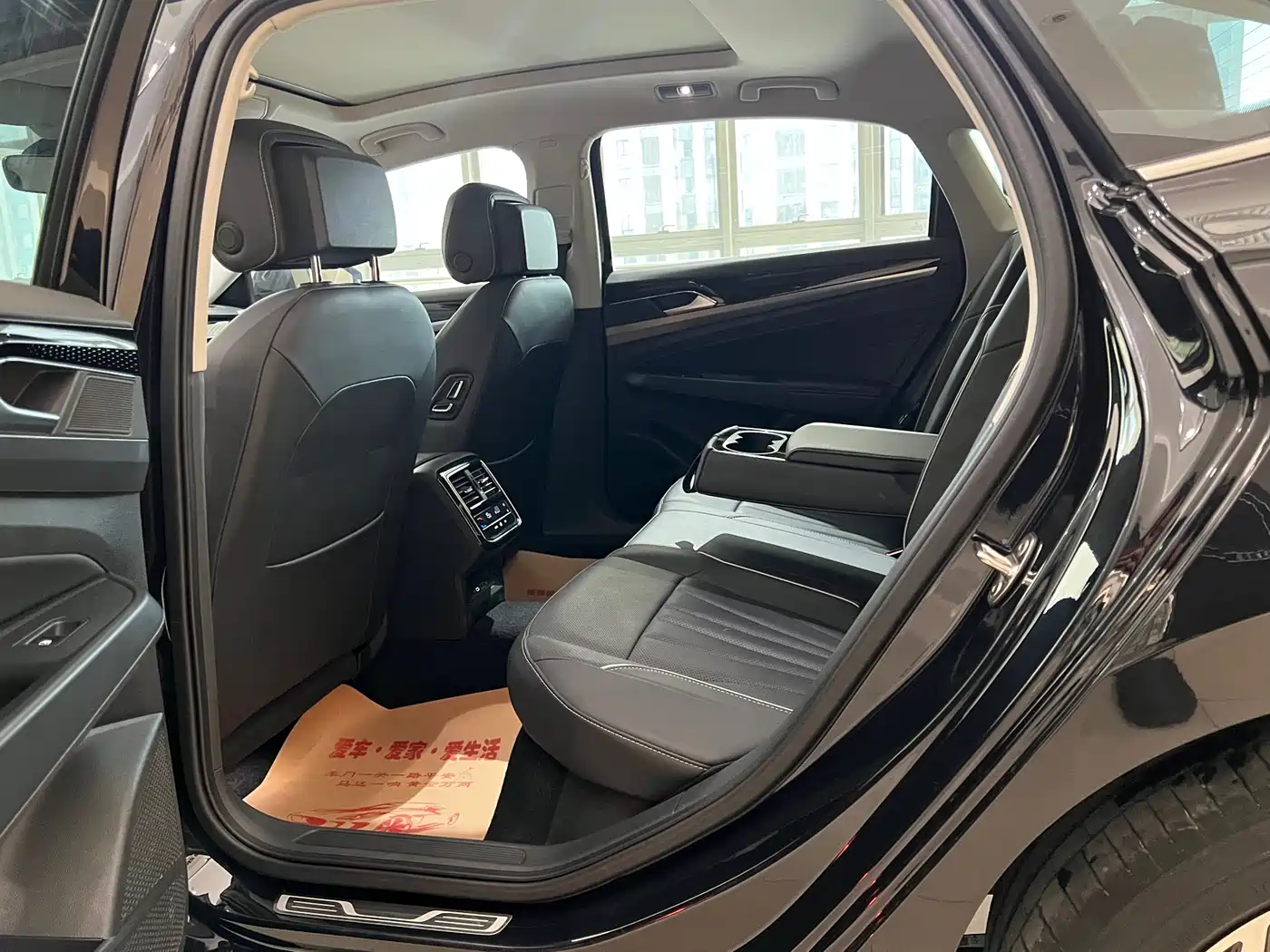 Volkswagen Passat 2024 380TSI Starlight Dragon Soaring Edition фото 16