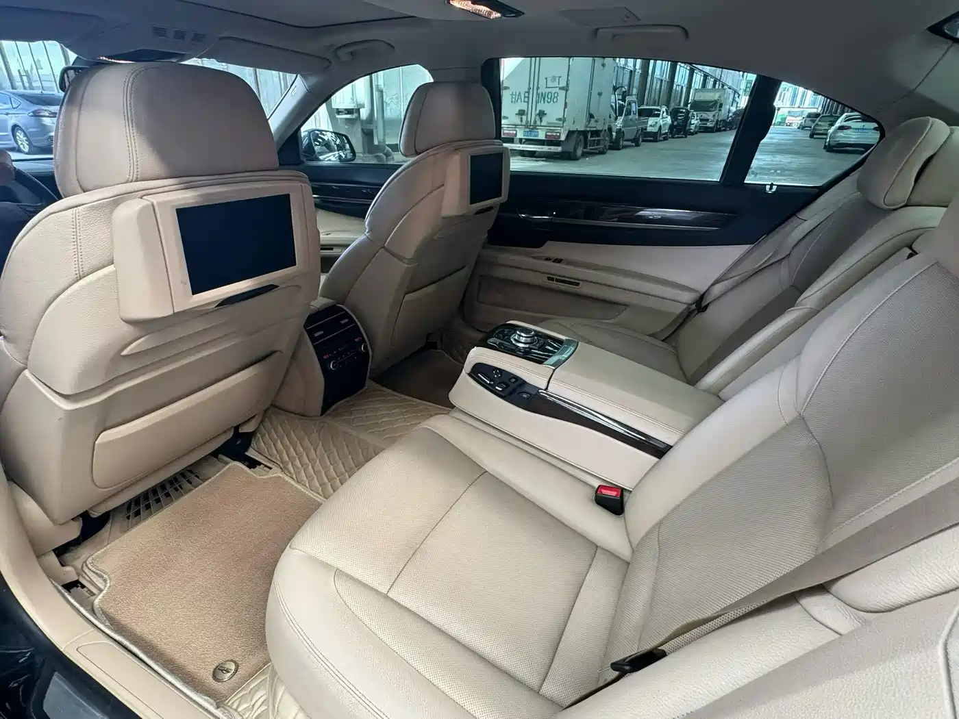 BMW 7 Series 2011 2010 750Li