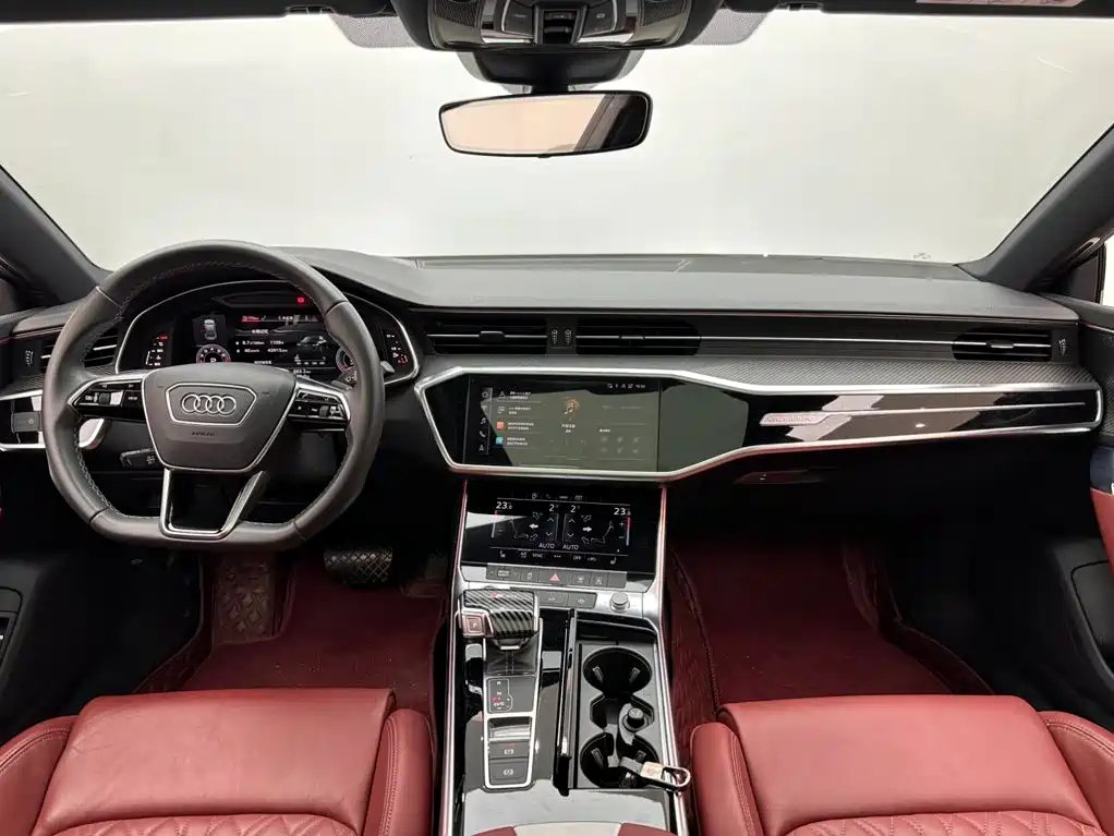 Фото 10 - Audi A7L