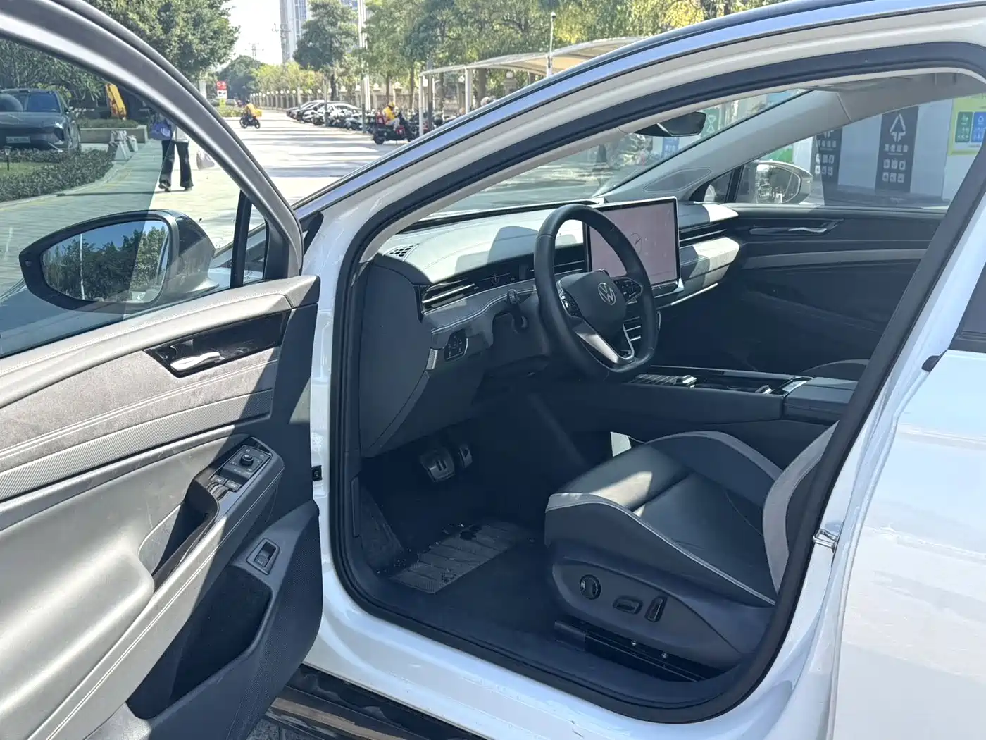 VOLKSWAGEN ID.7 VIZZION