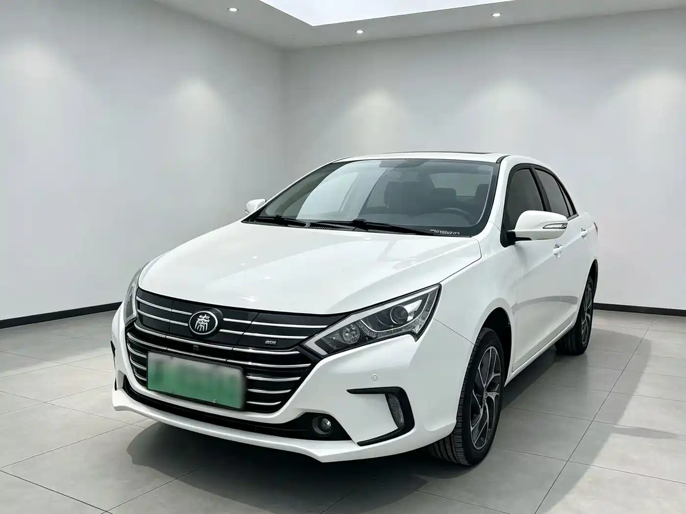 BYD Qin New Energy 2018 2018 Qin EV450 Smart Connection Trend Edition