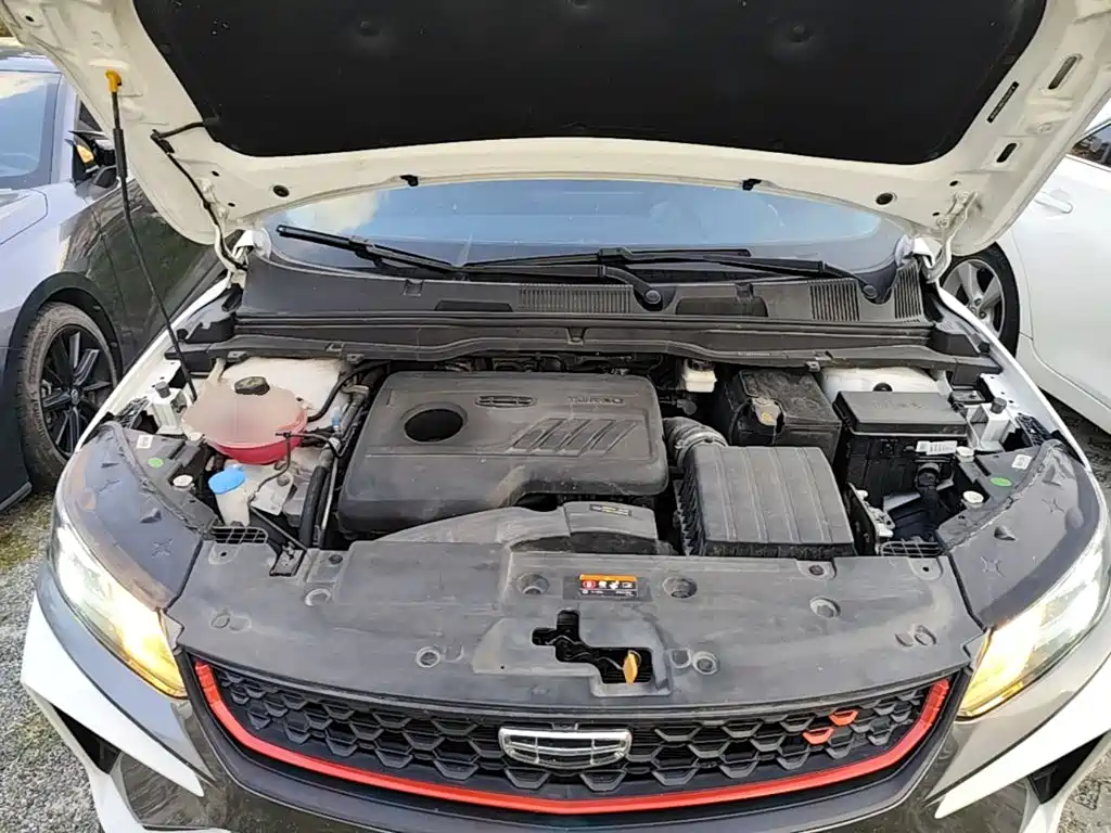 Фото 20 - Geely Coolray