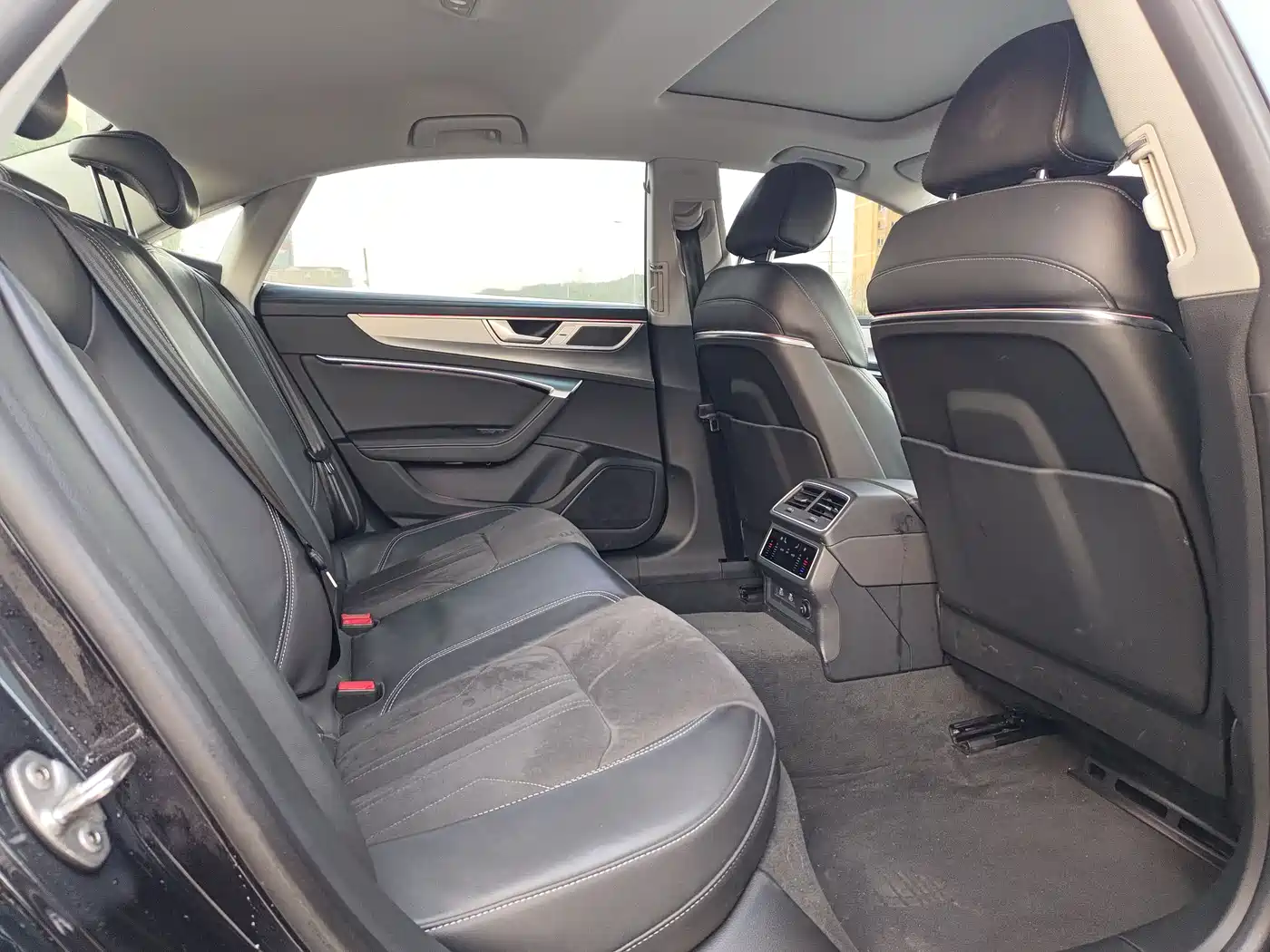 Audi A7L 2024 45 TFSI Luxury фото 22