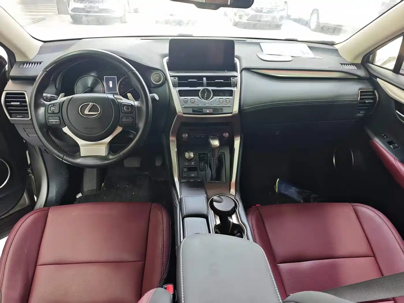 Фото 2 - Lexus NX