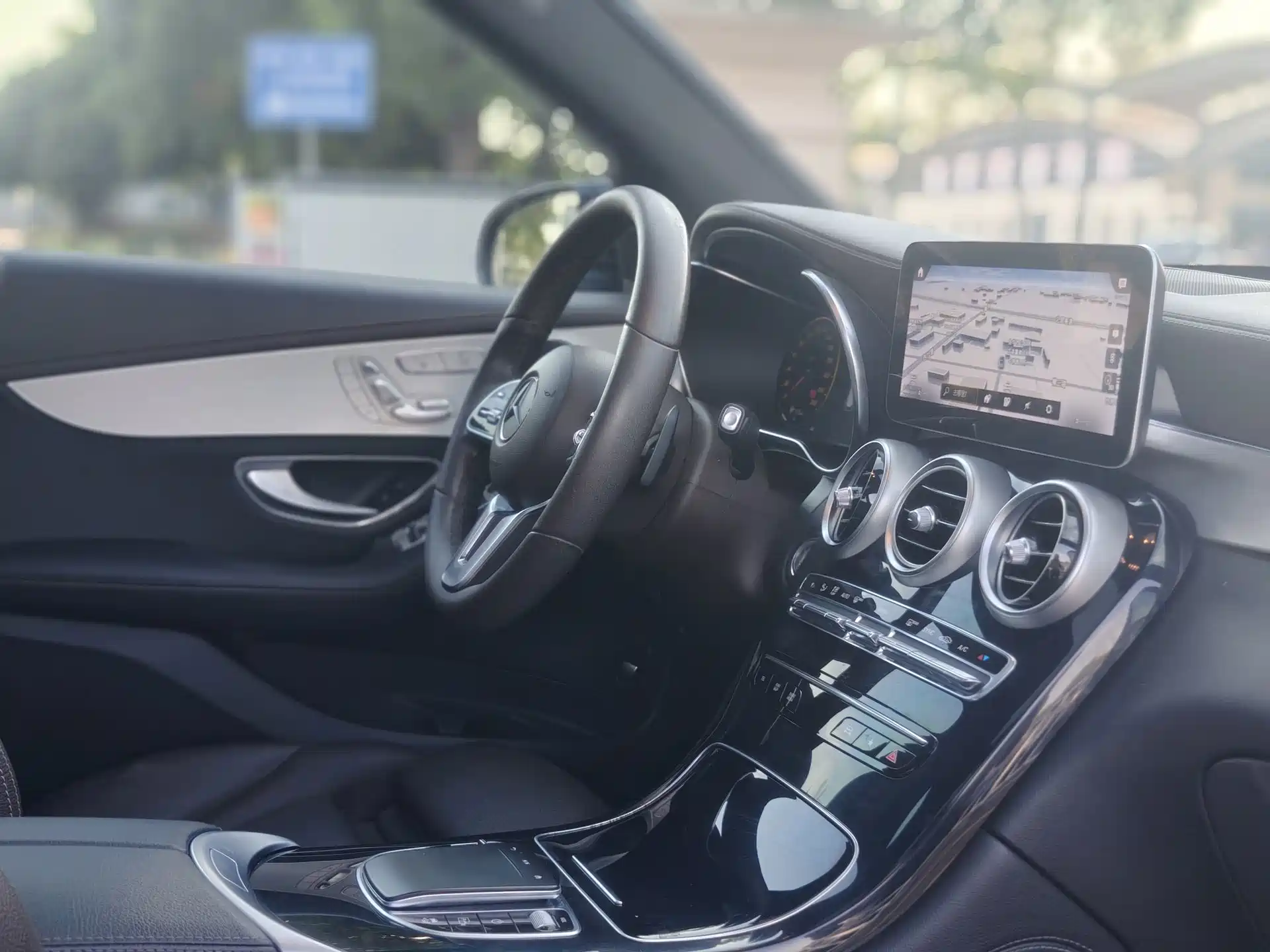 Фото 10 - Mercedes-Benz GLC