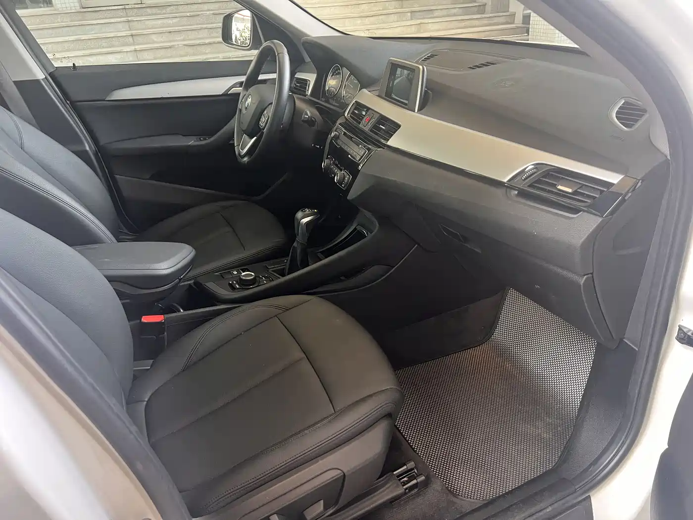 BMW X1 2019 sDrive20Li Leading Model фото 12