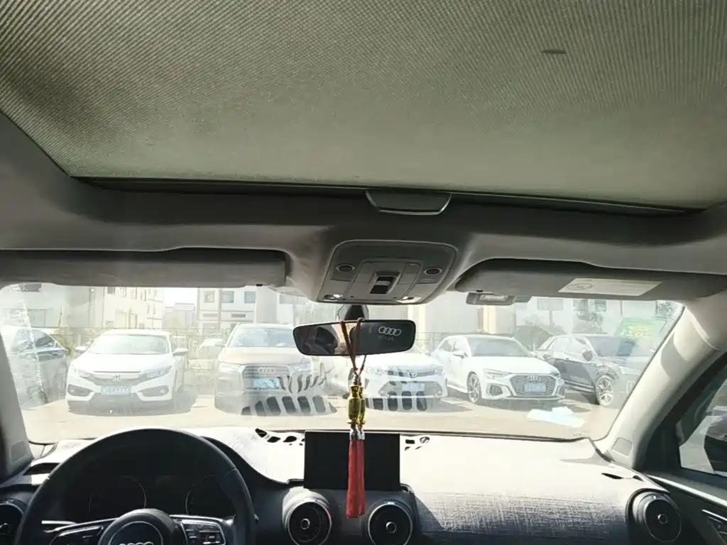 Photo 23 - Audi Q2L