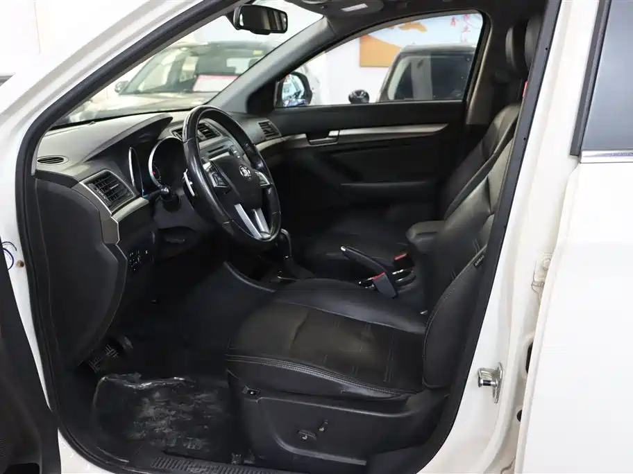 BAIC Senova X65 2015 2015 2.0T Automatic Luxury