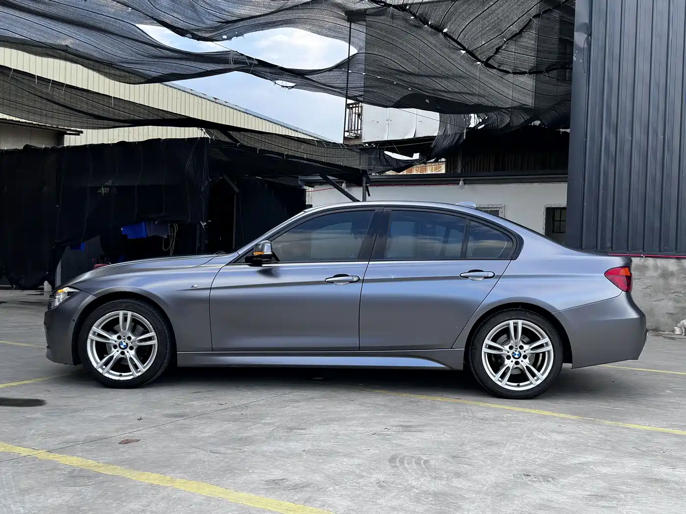Photo 11 - BMW 3 Series