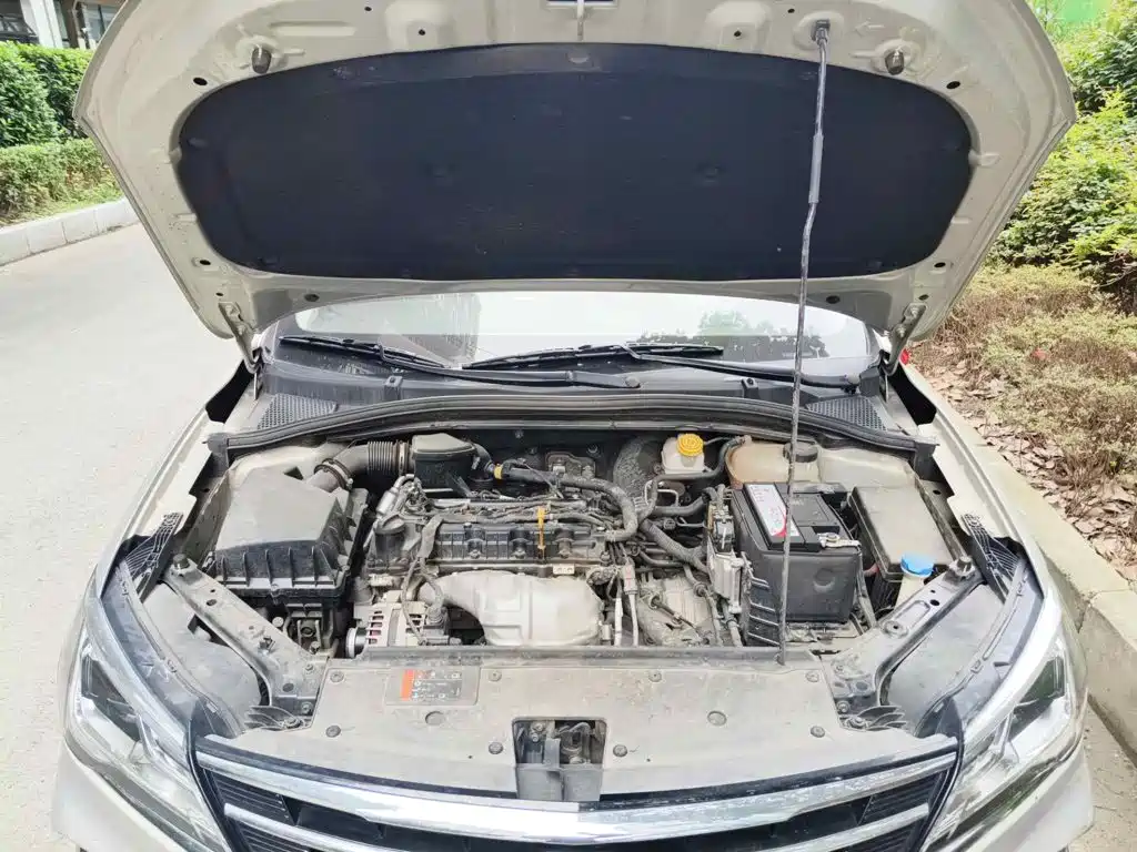 Roewe i5 2018 2019 1.5L Auto 4G-Connected Langyue Edition