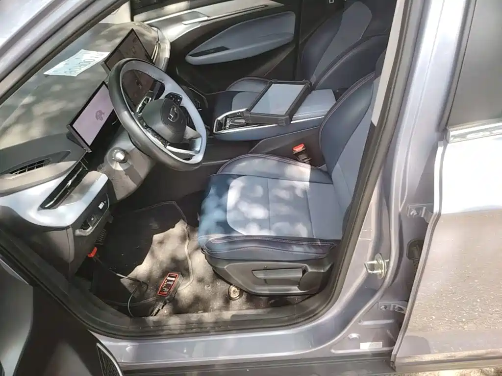 Geely Geometry M6 2023 2022 450 New Intelligence Edition