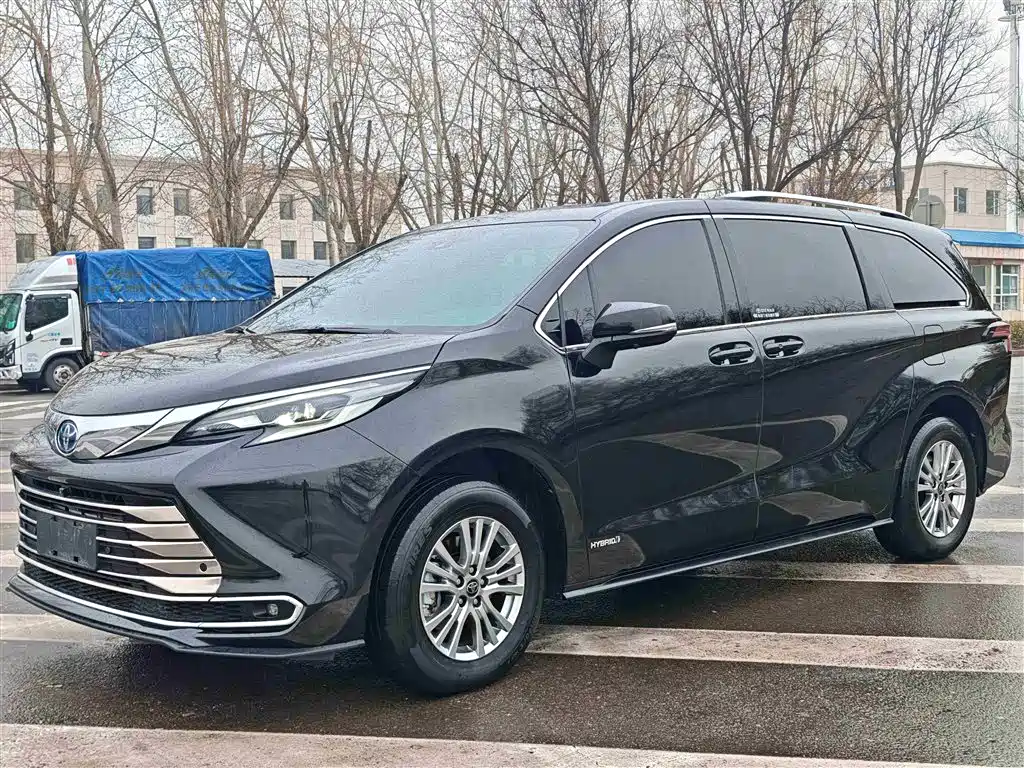 Toyota Sienna 2021 2.5L Hybrid Comfort Edition фото 17