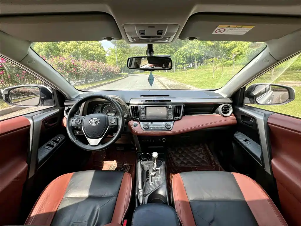 Toyota RAV4 Rongfang 2015 2.5L Automatic 4WD Elite Edition фото 16