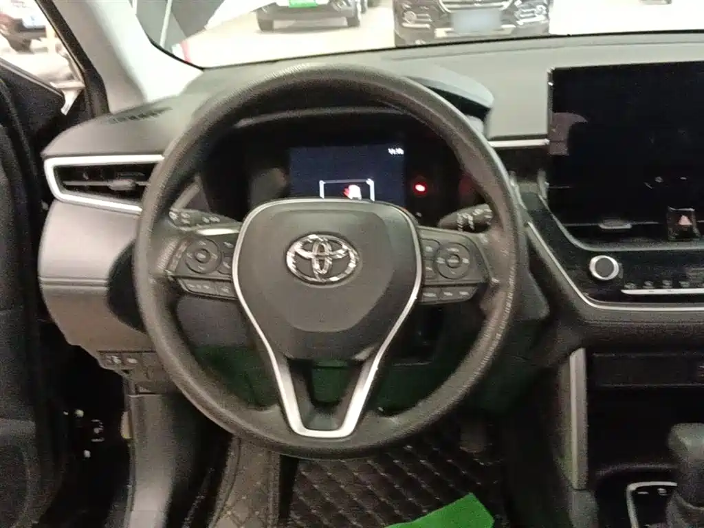 Toyota Frontlander 2023 2.0L CVT Leading Edition фото 11