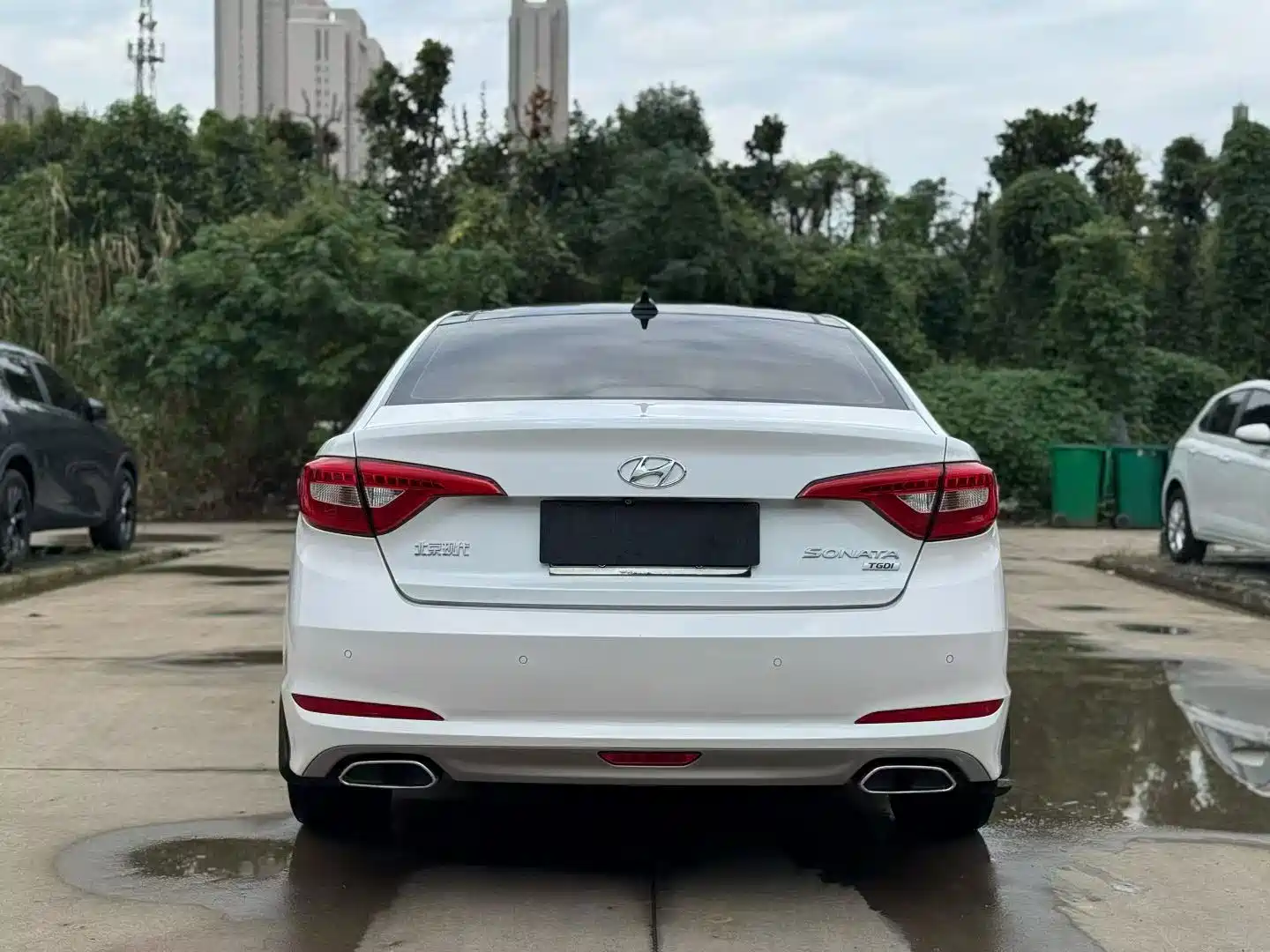 Photo 7 - Hyundai Sonata