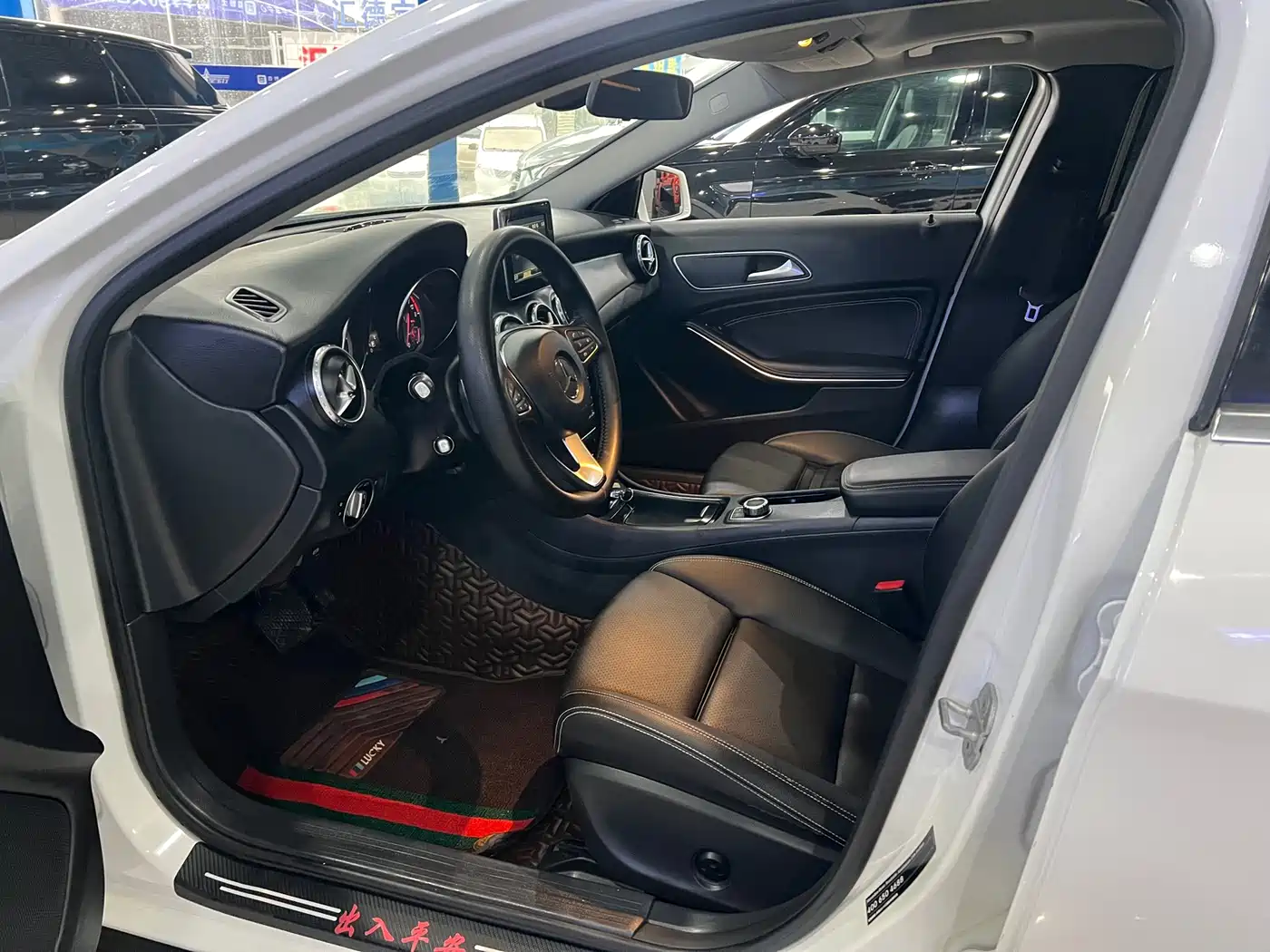 Mercedes-Benz GLA 2017 GLA 200 Dynamic фото 7