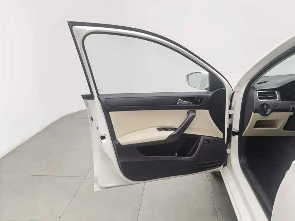 Škoda Rapid 2014 2013 1.6L Automatic Smart Selection