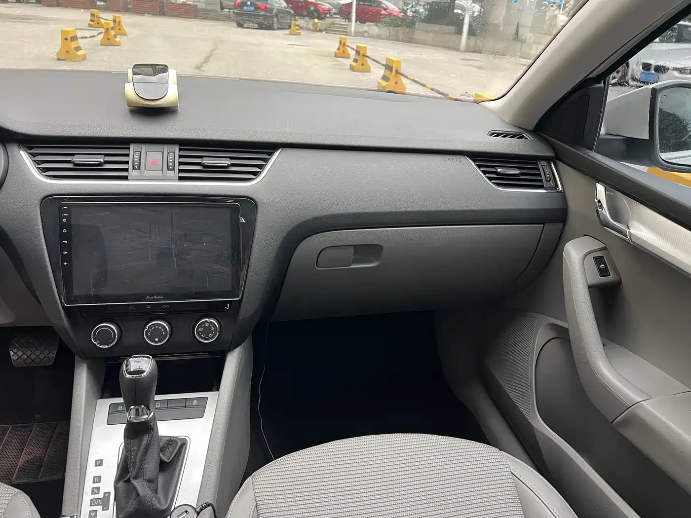 Škoda Octavia 2015 1.6L Automatic逸杰版 фото 10
