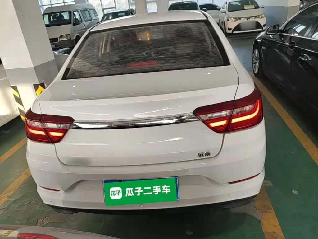 Фото 6 - Geely Vision