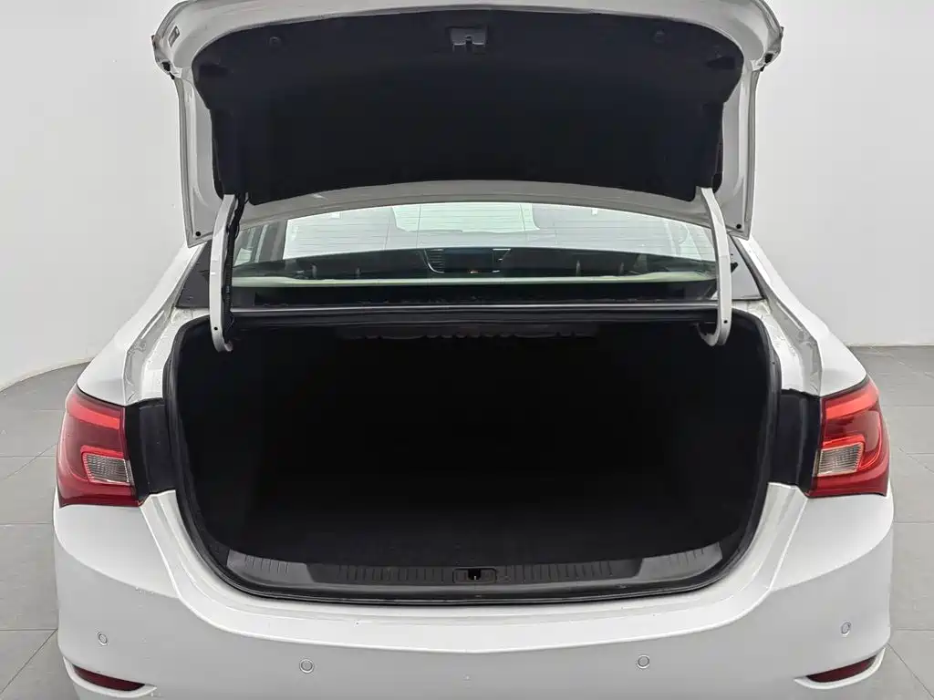Фото 16 - Buick Excelle