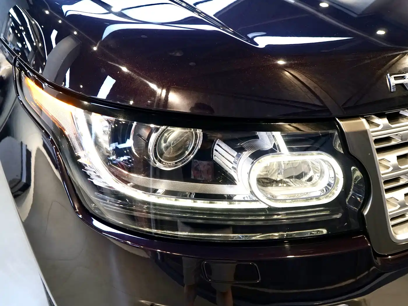 Photo 9 - Land Rover Range Rover