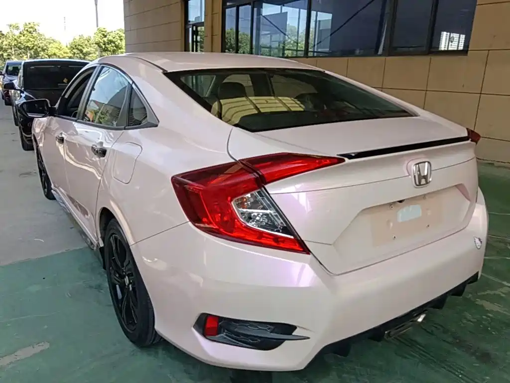 Фото 5 - Honda Civic