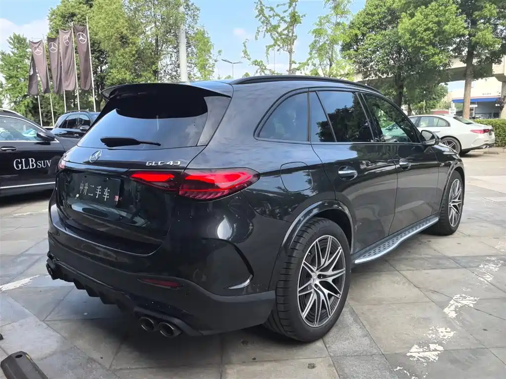 Mercedes-Benz GLC AMG 2025 AMG GLC 43 4MATIC фото 8