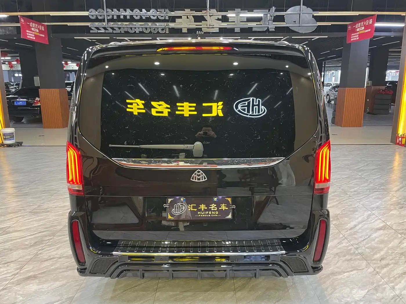 Mercedes-Benz V-Class 2018 V 260 L Premium Long Wheelbase Edition China VI фото 5