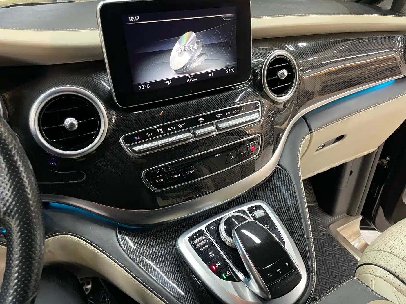 Mercedes-Benz V-Class 2018 V 260 L Premium Long Wheelbase Edition China VI фото 21