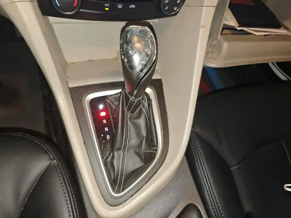 Buick Excelle 2015 15N Automatic Progressive фото 7