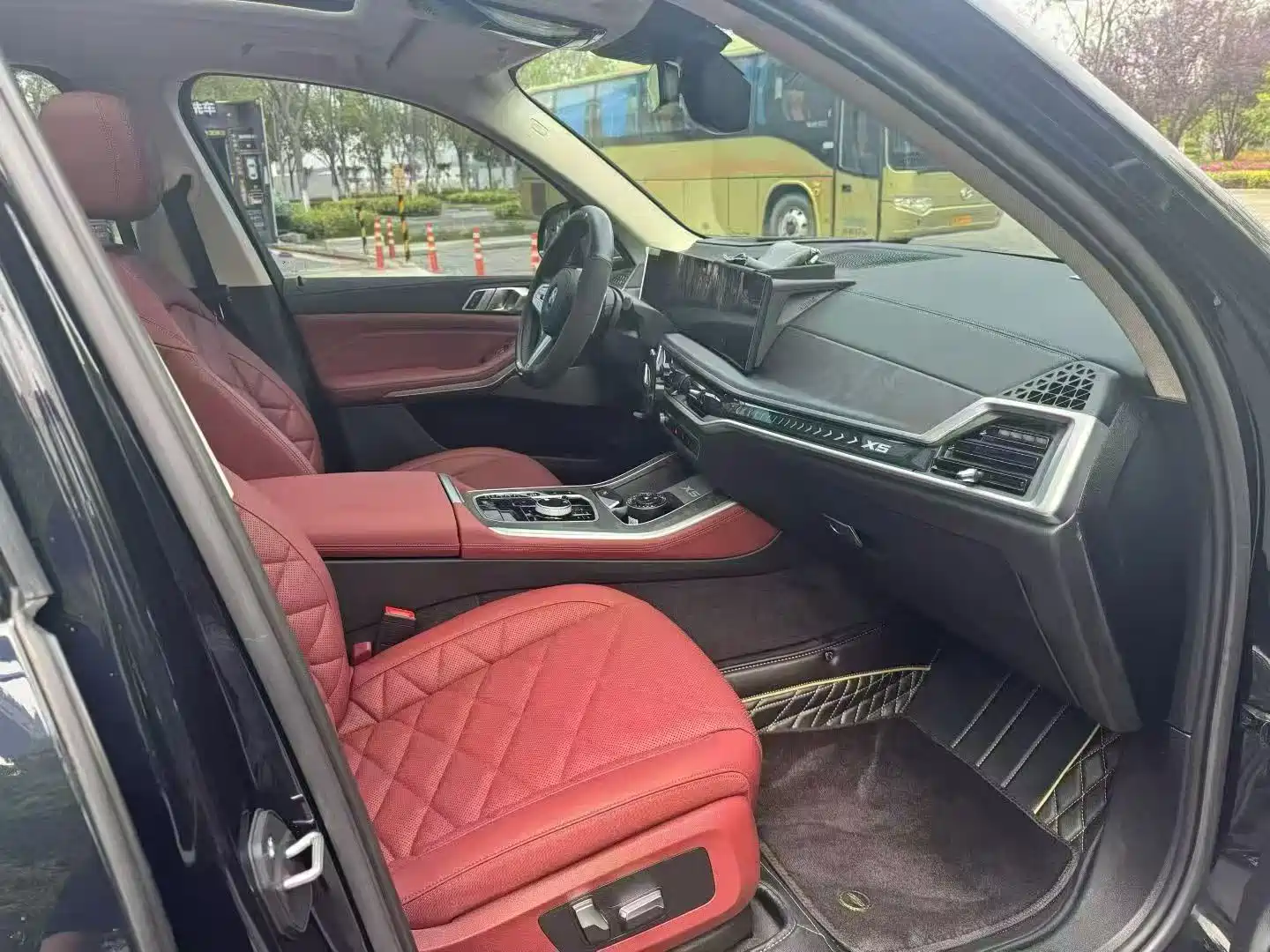 Photo 5 - BMW X5
