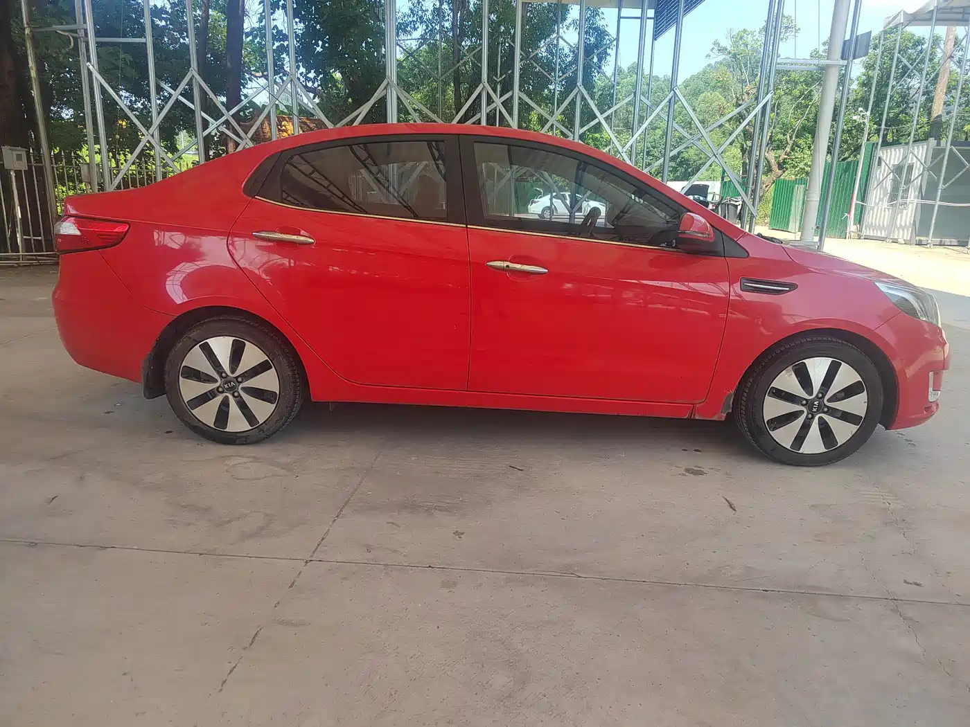 Kia K2 2013 2012 Sedan 1.6L AT Premium Commemorative Edition