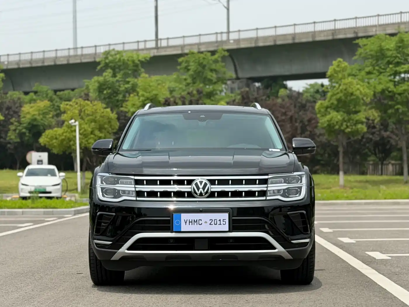 Volkswagen Teramont 2023 330TSI FWD Premium Luxury Edition фото 2