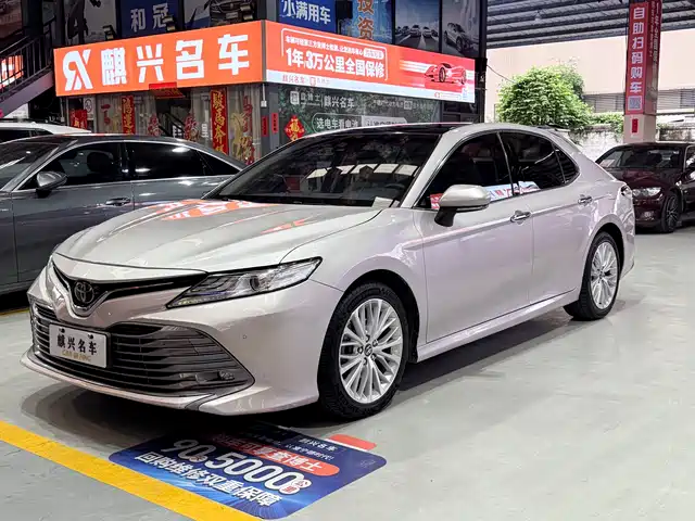 TOYOTA CAMRY