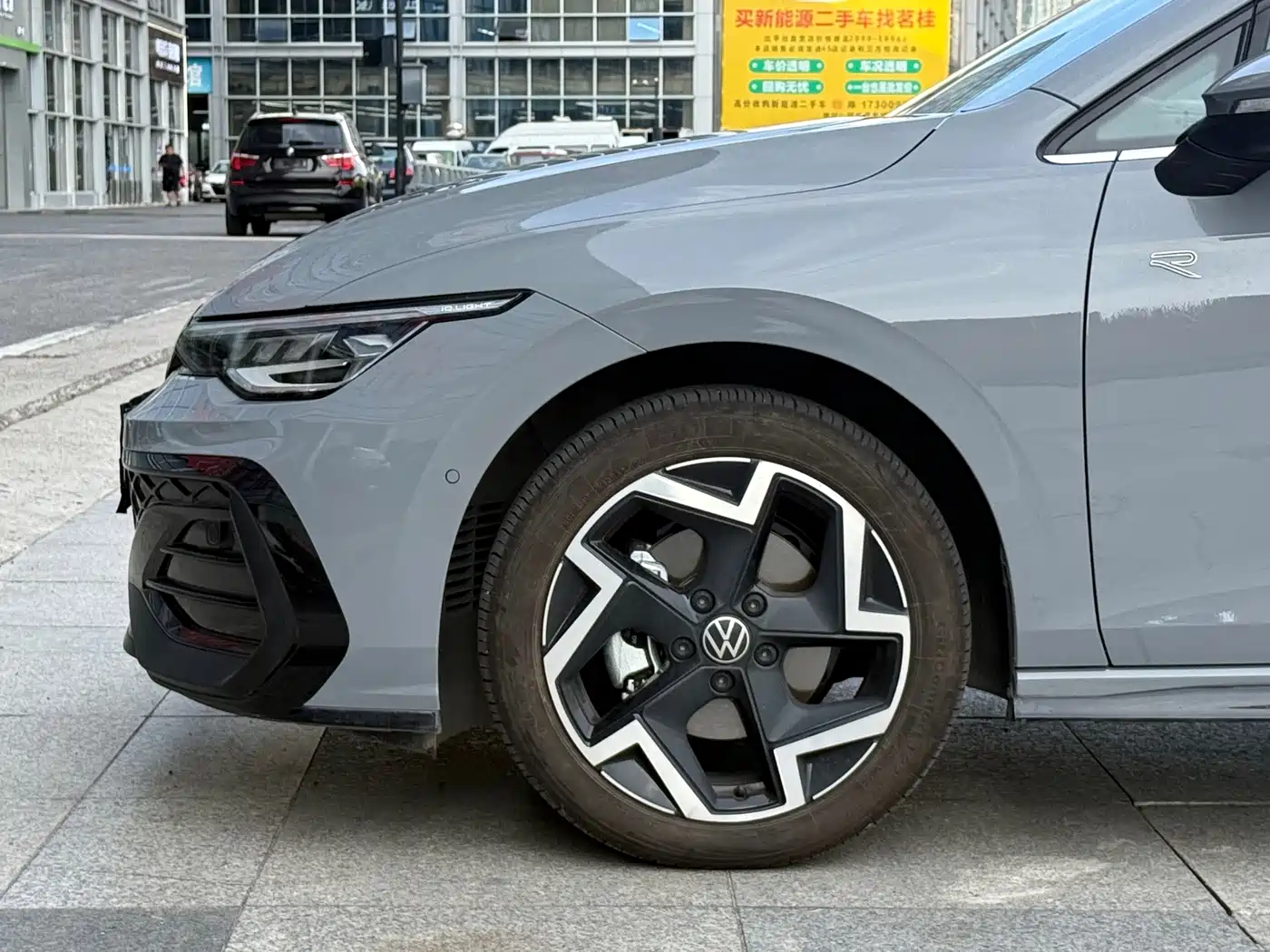 Volkswagen Golf 2025 2025 300TSI R-Line