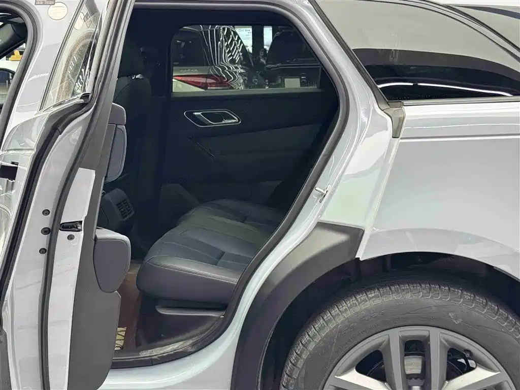 Land Rover Range Rover Velar 2024 Dynamic SE фото 7